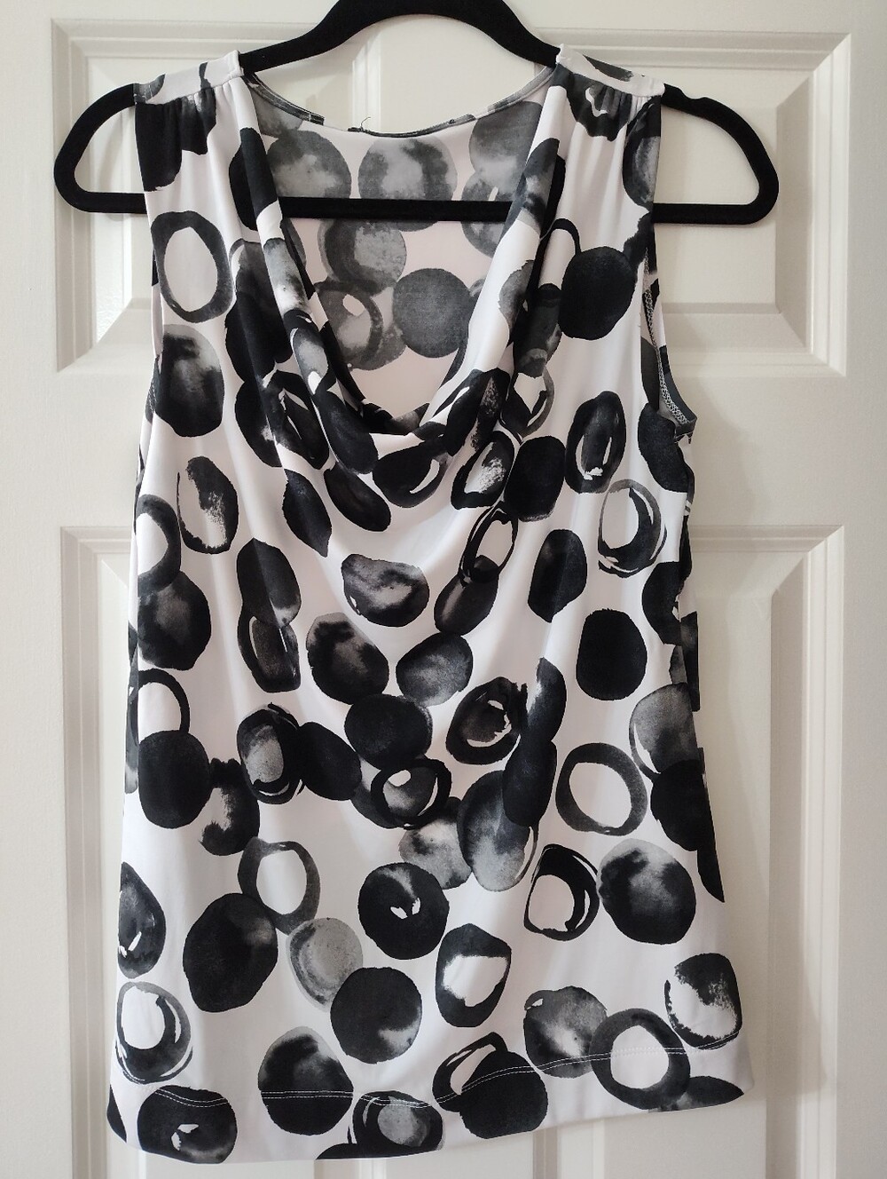 Source Unknown Black & White Cowl Neck Sleeveless Camisole